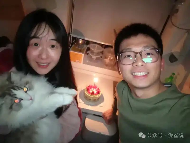 2024悄悄过去2025咻咻来了