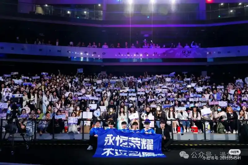 2024悄悄过去2025咻咻来了
