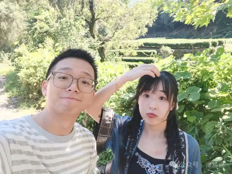2024悄悄过去2025咻咻来了