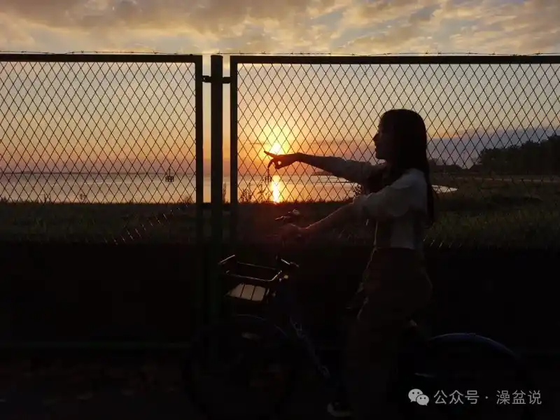 2024悄悄过去2025咻咻来了