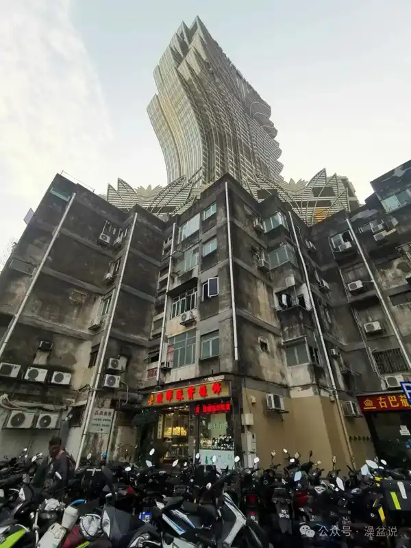 2024悄悄过去2025咻咻来了