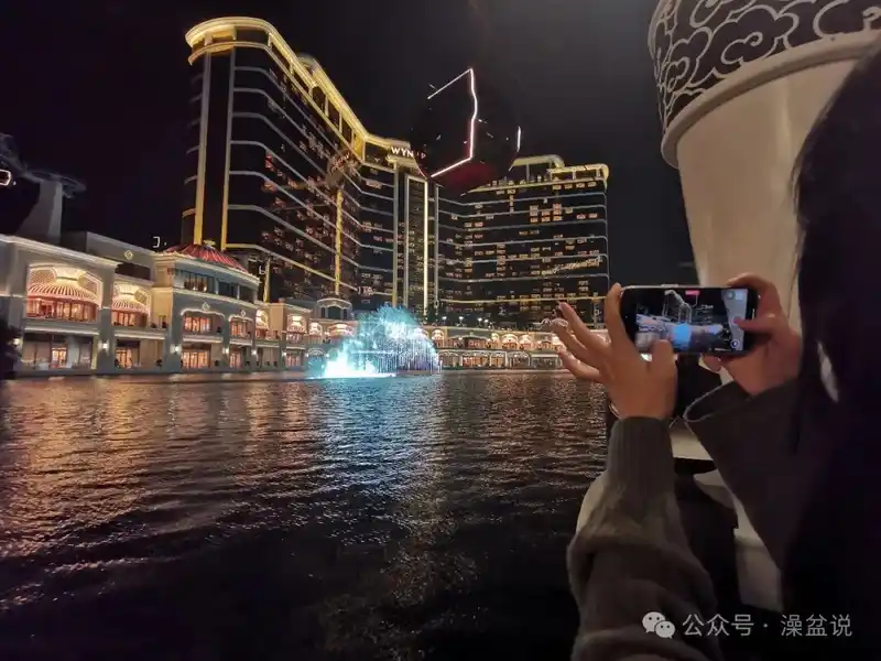 2024悄悄过去2025咻咻来了